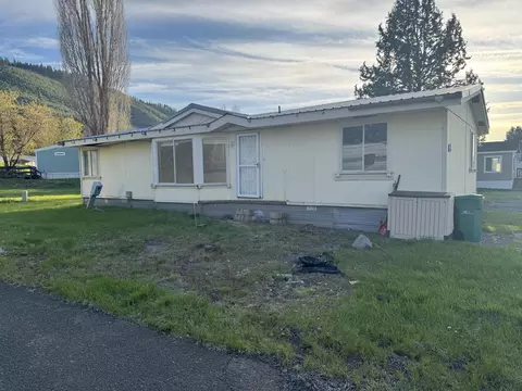 4000 Round Lake Rd #84, Klamath Falls, OR 97601