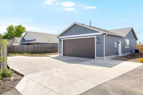 8387 Kyra Ln, White City, OR 97503