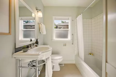 54 Gresham St, Ashland, OR 97520 photo 22
