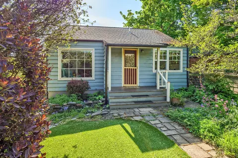 54 Gresham St, Ashland, OR 97520 photo 4