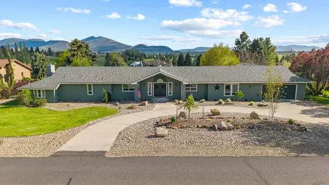 9576 Arant Rd, Klamath Falls, OR 97603
