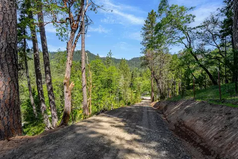 0 Tunnel Loop Rd, Grants Pass, OR 97526