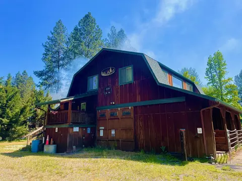 4521 Averill Dr, Grants Pass, OR 97526