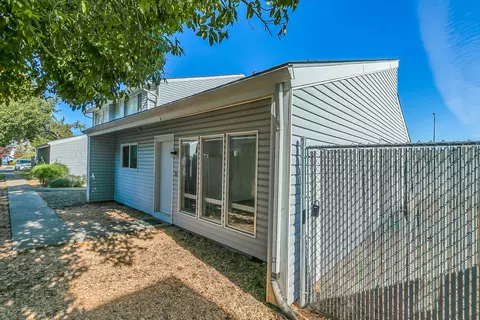 2000 Brookhurst St #15, Medford, OR 97504