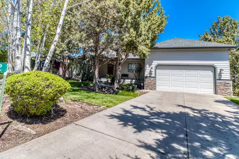 2952 NW Fairway Heights Dr, Bend, OR 97703