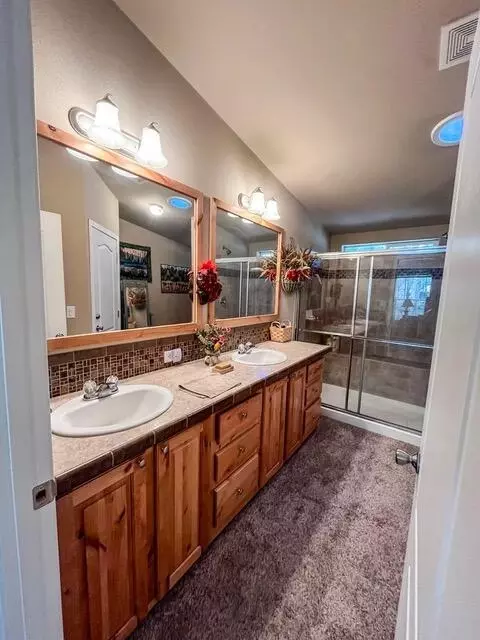 51916 Black Pine Way, La Pine, OR 97739 photo 11