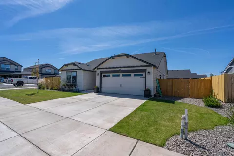 3363 NW 16th St, Redmond, OR 97756