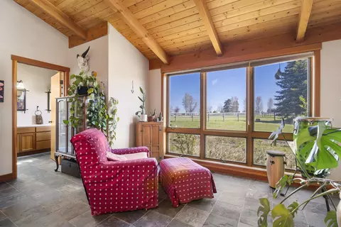 Entry Way - 20875 Sholes Rd, Bend, OR 97702 photo 8 of 11