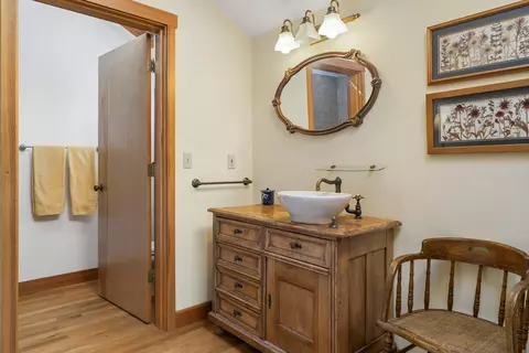 Bath - 20875 Sholes Rd, Bend, OR 97702 photo 5 of 8