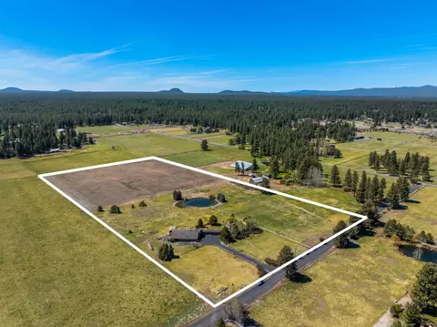 View/Area - 20875 Sholes Rd, Bend, OR 97702 photo 3 of 6