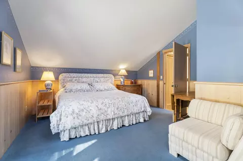 Bedroom - 20875 Sholes Rd, Bend, OR 97702 photo 4 of 10