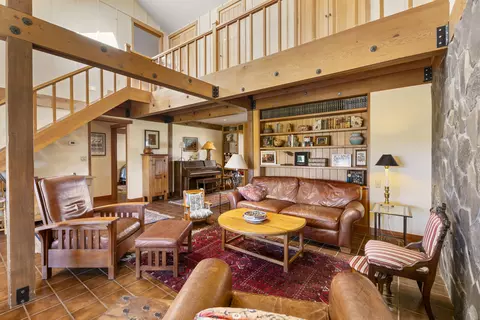 Living - 20875 Sholes Rd, Bend, OR 97702 photo 1 of 5