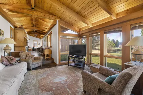 Living - 20875 Sholes Rd, Bend, OR 97702 photo 2 of 5