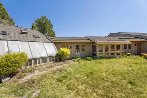 Exterior - 20875 Sholes Rd, Bend, OR 97702 photo 12 of 18