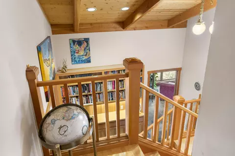 Entry Way - 20875 Sholes Rd, Bend, OR 97702 photo 7 of 11