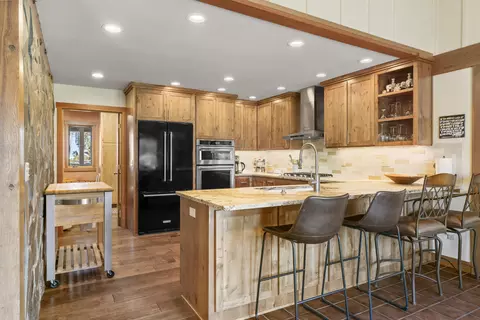 Kitchen - 20875 Sholes Rd, Bend, OR 97702 photo 4 of 5