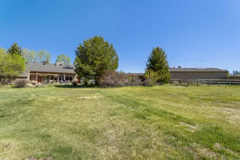 Exterior - 20875 Sholes Rd, Bend, OR 97702 photo 15 of 18