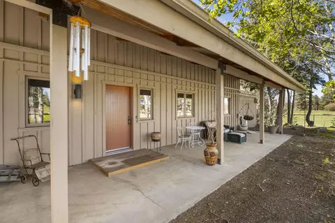 Exterior - 20875 Sholes Rd, Bend, OR 97702 photo 6 of 18