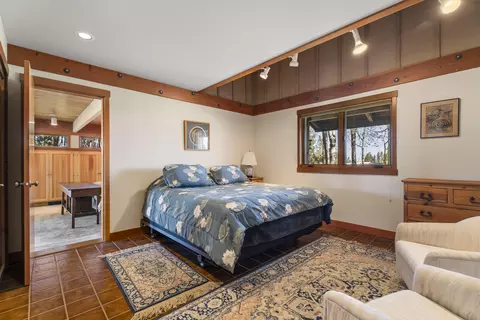 Bedroom - 20875 Sholes Rd, Bend, OR 97702 photo 2 of 10