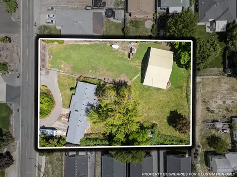 2237 Happy Valley Dr, Medford, OR 97501