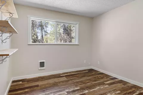 16073 Burgess Rd, La Pine, OR 97739 photo 8
