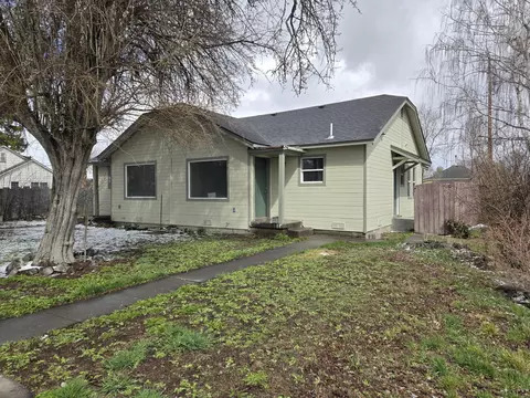 111 N Garfield St, Merrill, OR 97633