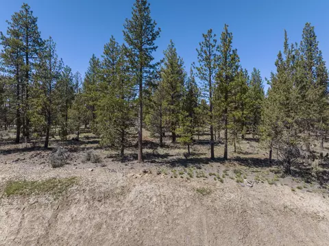 62947 Levins Ln, Bend, OR 97703 photo 5