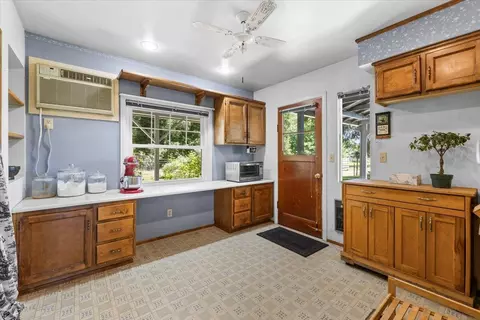Kitchen - 2368 Upper River Rd Loop, Grants Pass, OR 97526 photo 4 of 4
