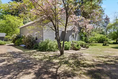 Exterior - 2368 Upper River Rd Loop, Grants Pass, OR 97526 photo 2 of 13