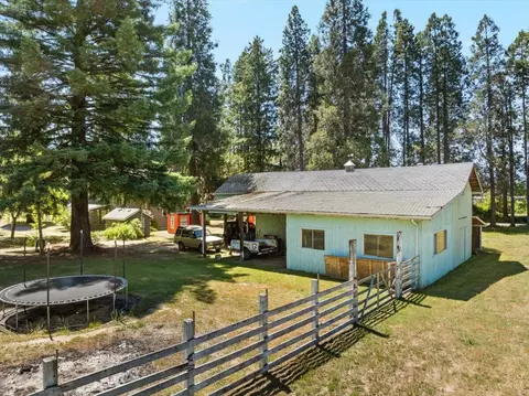 Exterior - 2368 Upper River Rd Loop, Grants Pass, OR 97526 photo 11 of 13