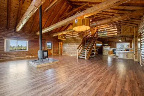 Living - 34840 Dawn Loop, Chiloquin, OR 97624 photo 5 of 6