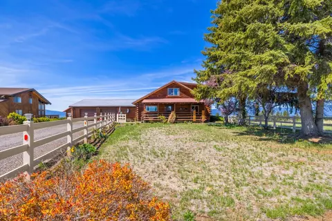 Exterior - 34840 Dawn Loop, Chiloquin, OR 97624 photo 1 of 20