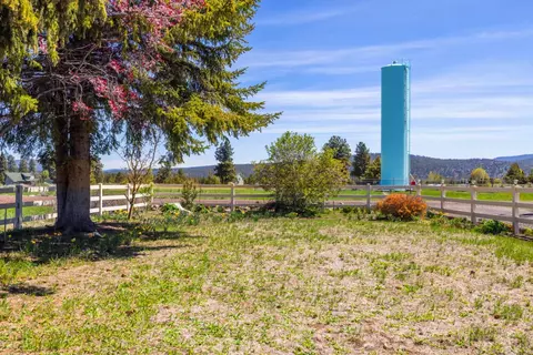 Exterior - 34840 Dawn Loop, Chiloquin, OR 97624 photo 5 of 20
