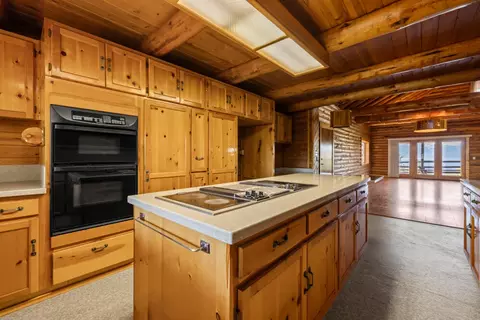 Kitchen - 34840 Dawn Loop, Chiloquin, OR 97624 photo 3 of 6