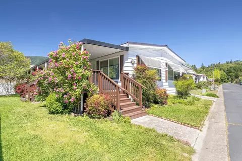 515 E Main St #1, Rogue River, OR 97537 photo 3