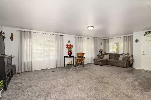 515 E Main St #1, Rogue River, OR 97537 photo 10