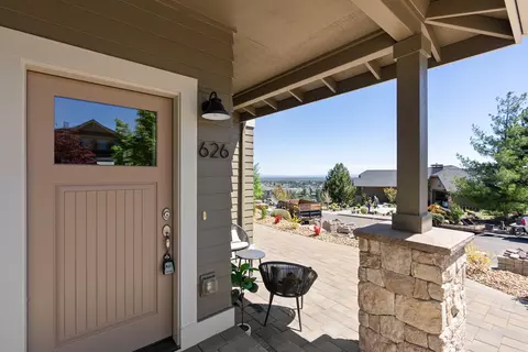 Exterior - 626 NW Compass Ln, Bend, OR 97703 photo 2 of 5