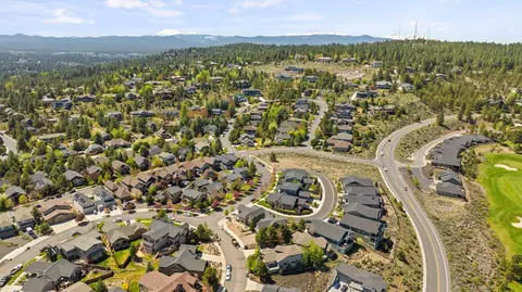 View/Area - 626 NW Compass Ln, Bend, OR 97703 photo 4 of 5