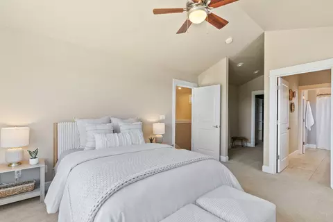 Bedroom - 626 NW Compass Ln, Bend, OR 97703 photo 4 of 5