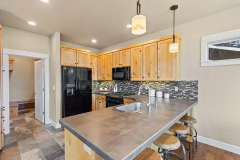 Kitchen - 626 NW Compass Ln, Bend, OR 97703 photo 1 of 3