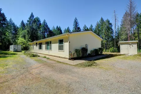 455 Lake Shore Dr, Selma, OR 97538