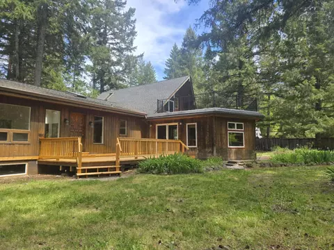 140 Bonanza Dr, Selma, OR 97538