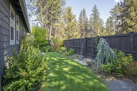 60419 Hedgewood Ln, Bend, OR 97702 photo 22