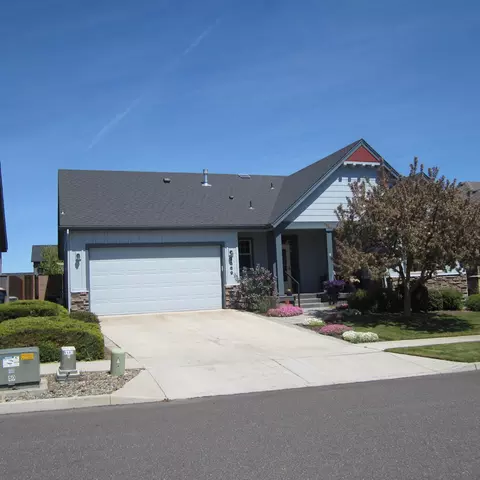 2369 NW Hazelwood Ave, Redmond, OR 97756