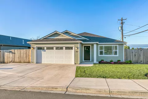 157 Cottonwood Dr, Eagle Point, OR 97524 photo 4