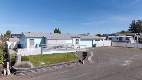 516 E Viewpoint Dr, Culver, OR 97734 photo 2