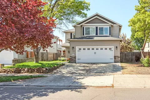 759 Spring Valley Dr, Medford, OR 97501