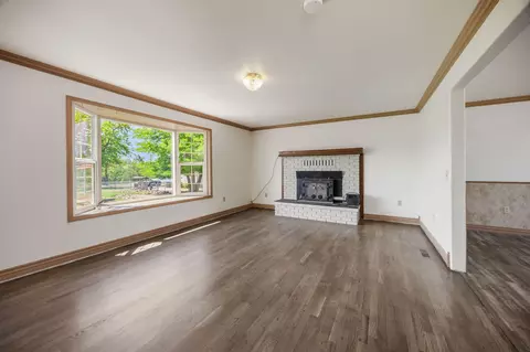 Living - 1350 Nick Young Rd, Eagle Point, OR 97524 photo 1 of 4