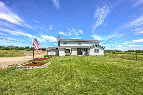 Exterior - 1350 Nick Young Rd, Eagle Point, OR 97524 photo 3 of 16