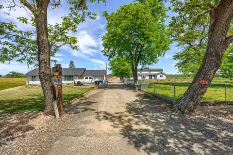 Exterior - 1350 Nick Young Rd, Eagle Point, OR 97524 photo 5 of 16